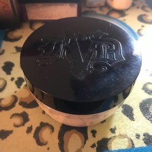 Kat von d translucent setting powder